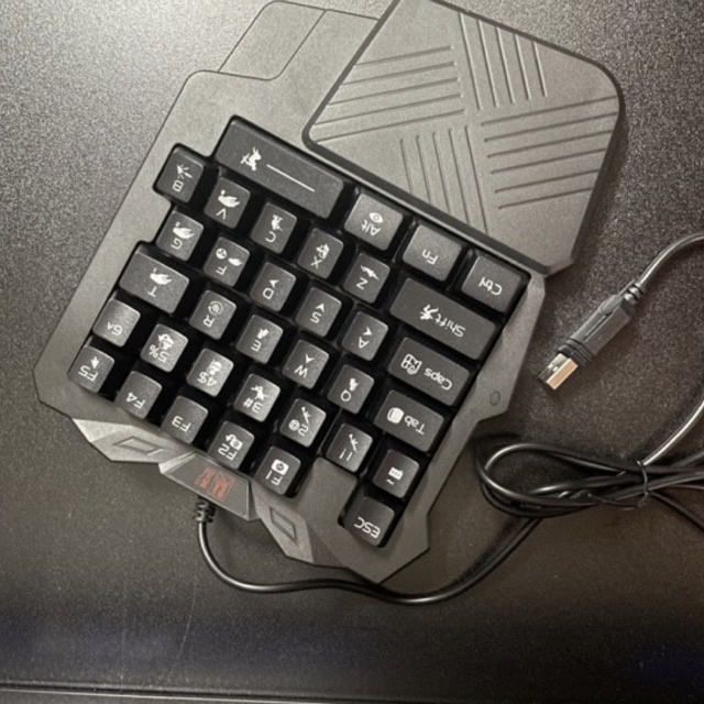 Bàn phím một tay chơi game K5  Rainbow 35 phím chơi các game mobi Freefire, CF, liên quân,...Bộ chơi game giả cơ 1 tay.