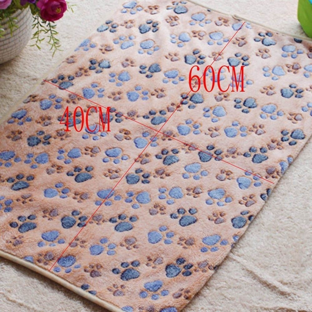 Thảm Nằm Giữ Ấm In Họa Tiết Chân Chó Dễ Thương Cho Thú Cưng