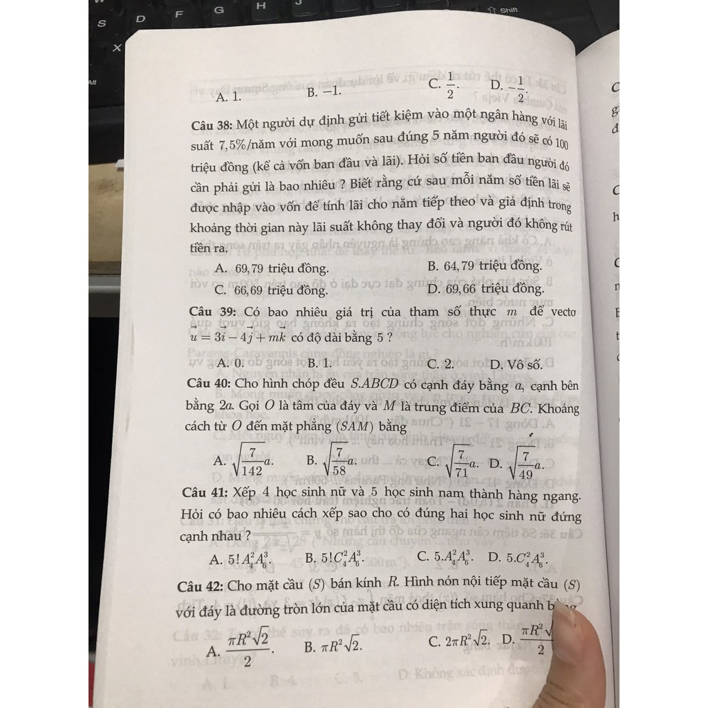 Sách - Tuyển chọn một số bài kiểm tra tư duy toán và đọc hiểu