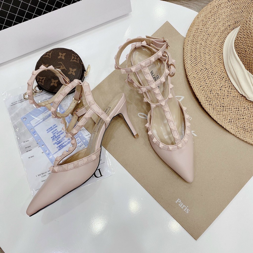 Sandal cao gót đinh valentino