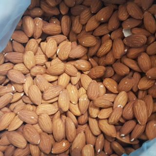 Hạt Hạnh Nhân Tách Vỏ Túi 500g ( sống)