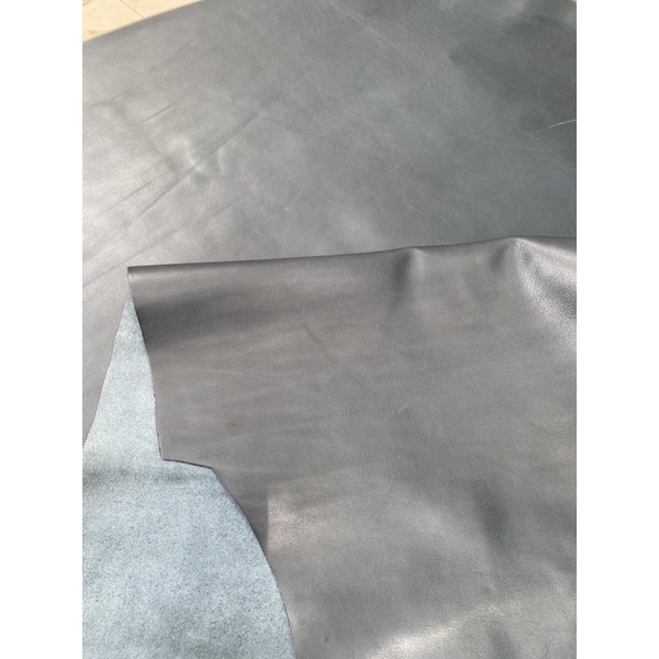 Da bò màu xám đen