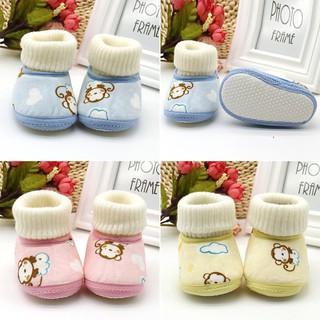 Giày boot giữ ấm êm ái chống trơn họa tiết đáng yêu cho bé