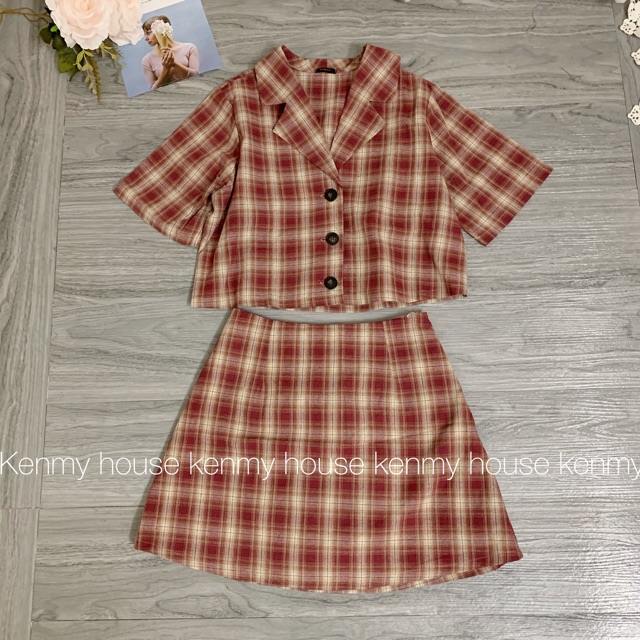 Set áo sơ mi croptop kèm chân váy  💛