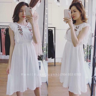 VÁY TRẮNG HOA TAY BÈO