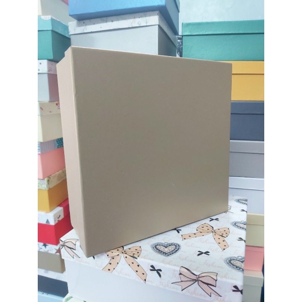 HỘP QUÀ VUÔNG SIZE 25X25 CAO 10CM