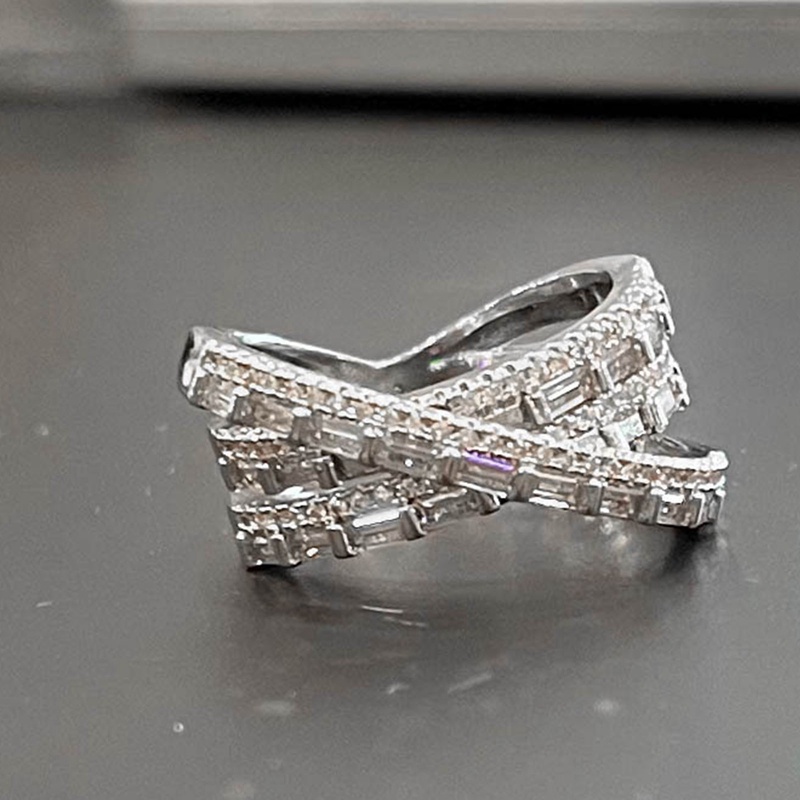 Nhẫn Hình Chữ Thập Đính Đá Zircon Màu Bạc Sang Trọng Thời Trang Cho Nữ