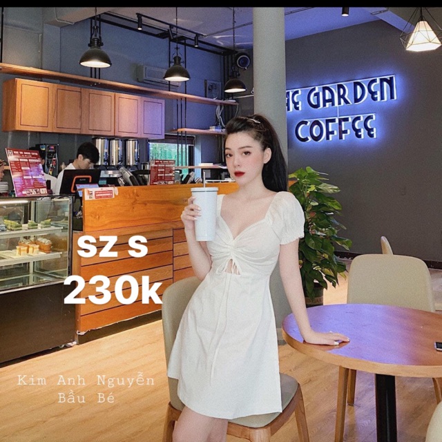 1 váy trắng ( để 20k vào bọc hàng )