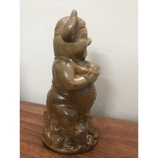 Tượng heo may mắn gỗ bách xanh