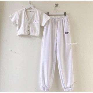 Áo croptop cổ V nút phối thêu tem