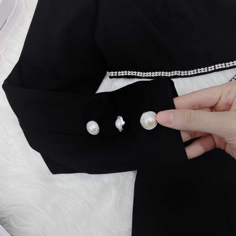 SET CROP ĐEN CỔ VEST CỘT DÂY EO VIỀN ĐÁ + CHÂN VÁY
