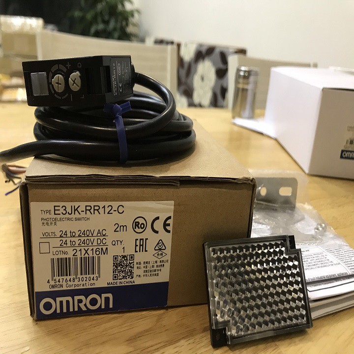 Cảm biến quang E3JK-RR12