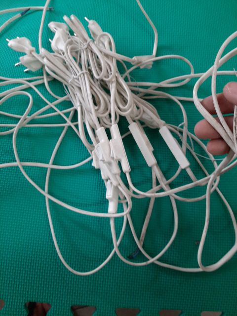 Dây tín hiệu , Dây nguồn có công tắc giữa 1m5 và 4 mét chịu tải 1kva hàng rã máy.