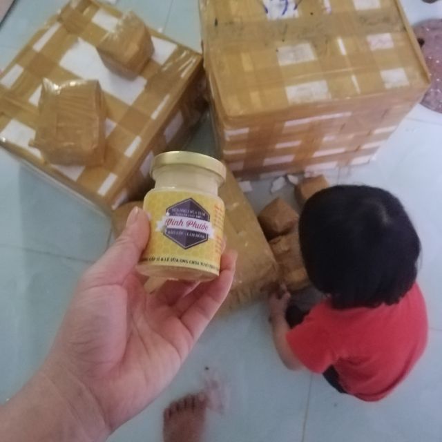 500g sữa ong chúa tươi