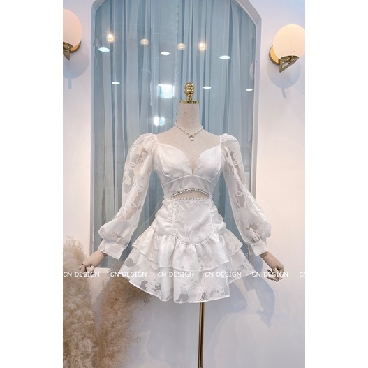 Váy Ren Hoa Tay Dài Hở Chân Ngực