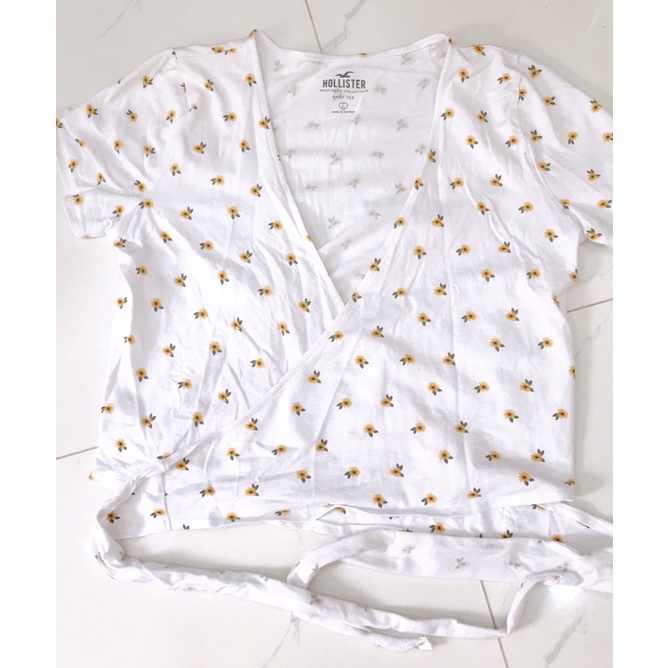 Áo croptop cột nơ hoa nhí