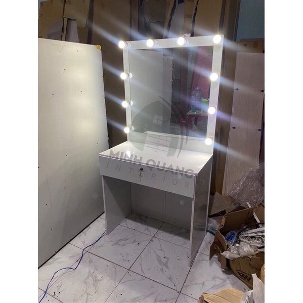BÀN TRANG ĐIỂM MẶT NHỰA VINCO CAO CẤP SẴN ĐÈN LED SIÊU ĐẸP