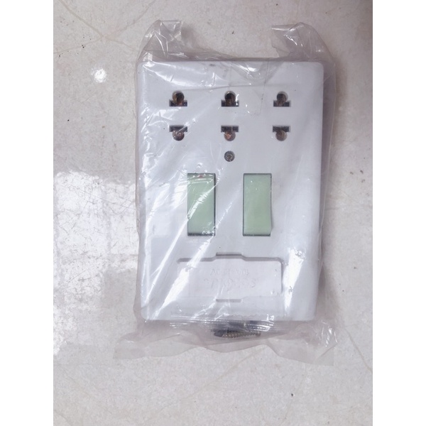 Bảng điện Sopoka 3 ổ 2 công tắc 250V giá rẻ