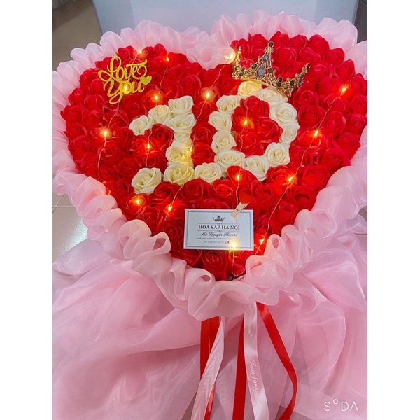 Hoa kỉ niệm ngày cưới- bó hoa hồng 99 bông nhận xếp chữ theo yêu cầu ( thay đổi màu hoa và màu voan theo yêu cầu)