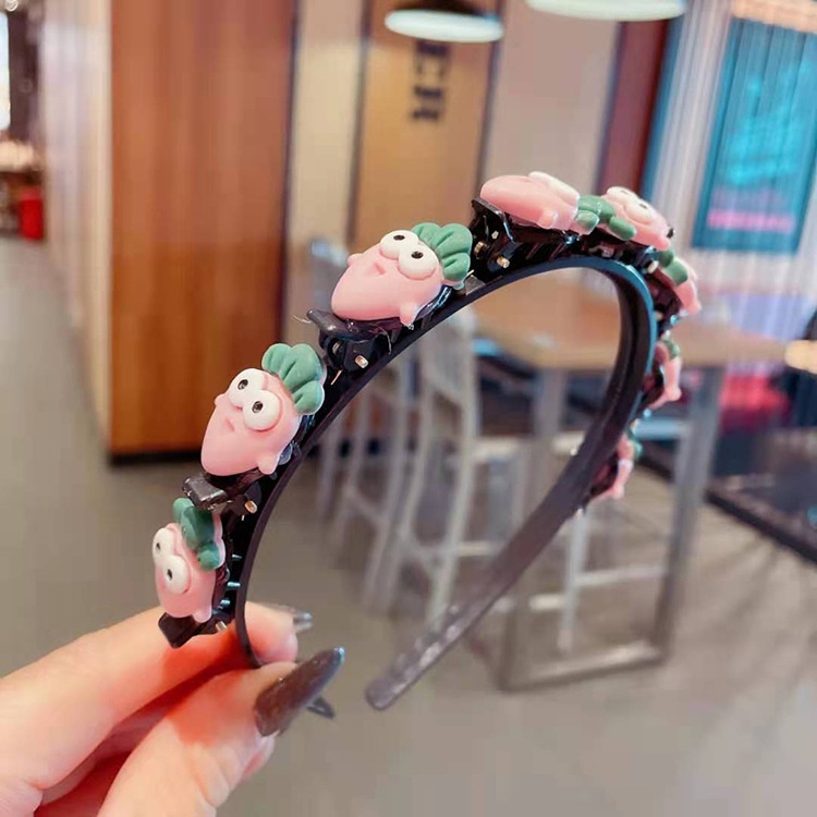 Cài tóc đính hoa xinh xắn cho bé gái