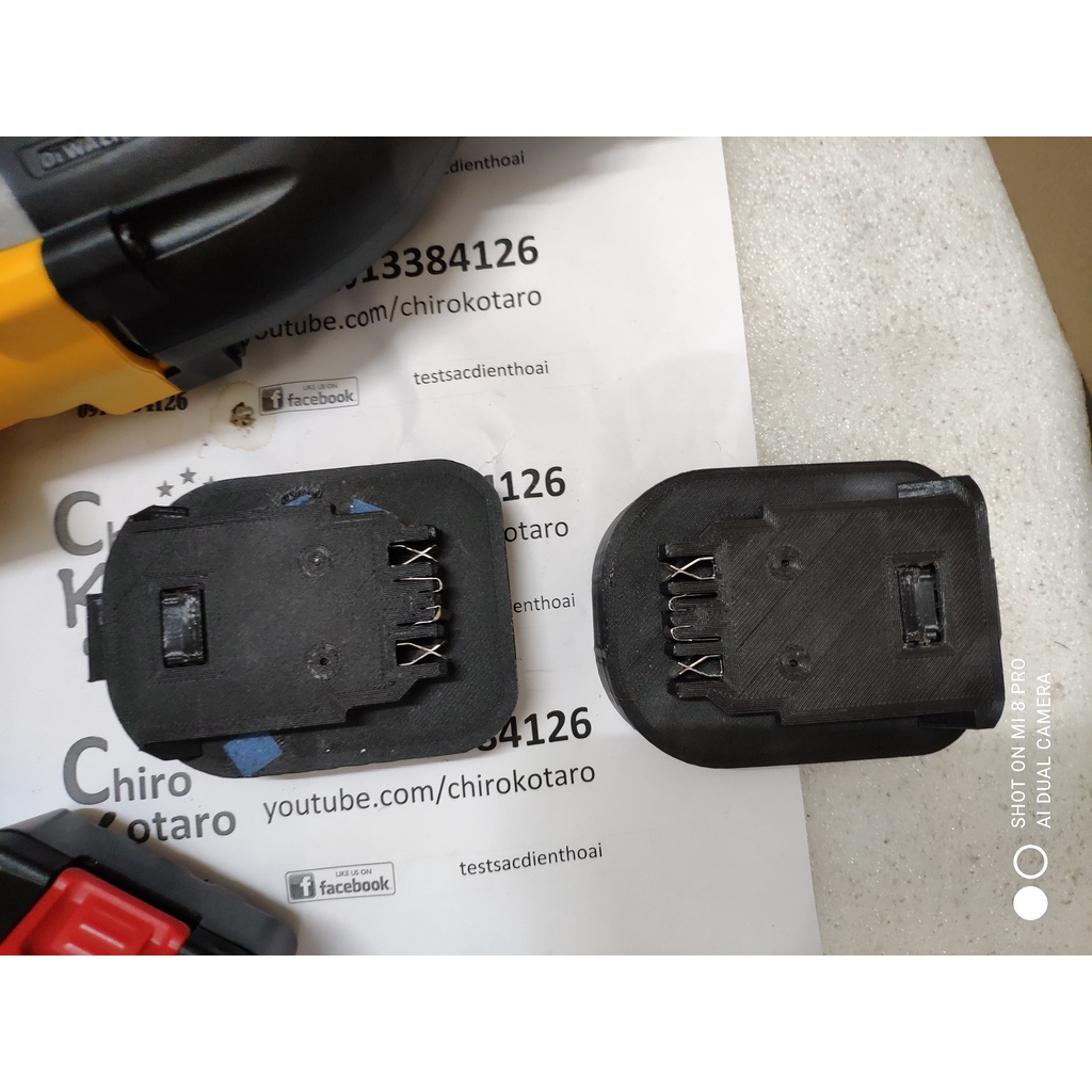 Đế chuyển chân khoan, vit Dewalt 20V li-ion cài sang dùng pin cài Makita LXT