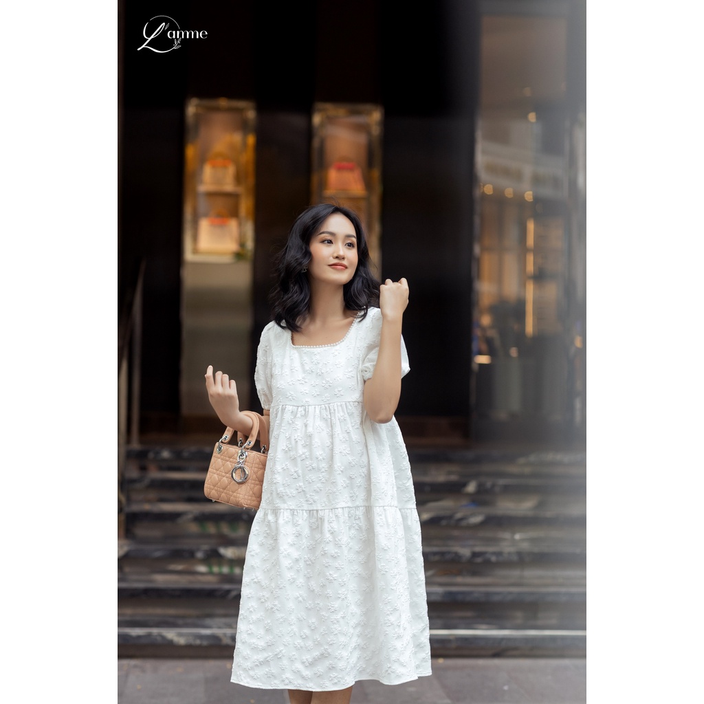 Váy bầu xinh Tracy Dress chất gấm hoa nổi, viền cổ trẻ trung, sang trọng được thiết kế bởi Lamme