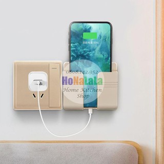 Kệ, giá đỡ dán tường để điện thoại, điều khiển, remote, có chỗ cắm điện thoại, treo ổ điện tiện lợi, kèm băng dính