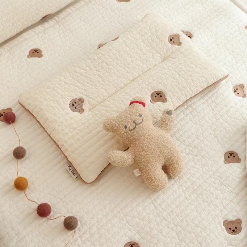 Gối thêu đáy lưới xuất Hàn gấu thỏ cho bé kt 38x23 cm