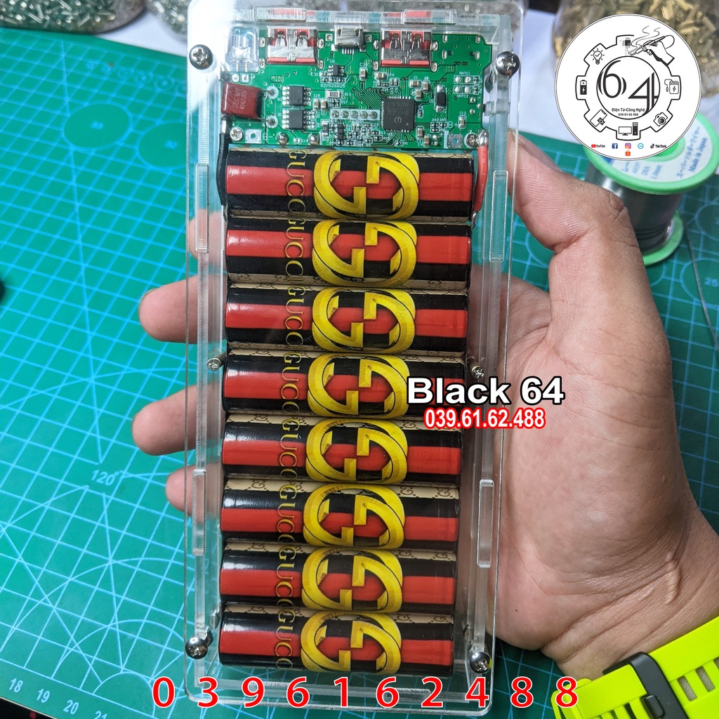 Sạc dự phòng Mica trong suốt sạc nhanh tích hợp sạc không dây QC3.0 22W