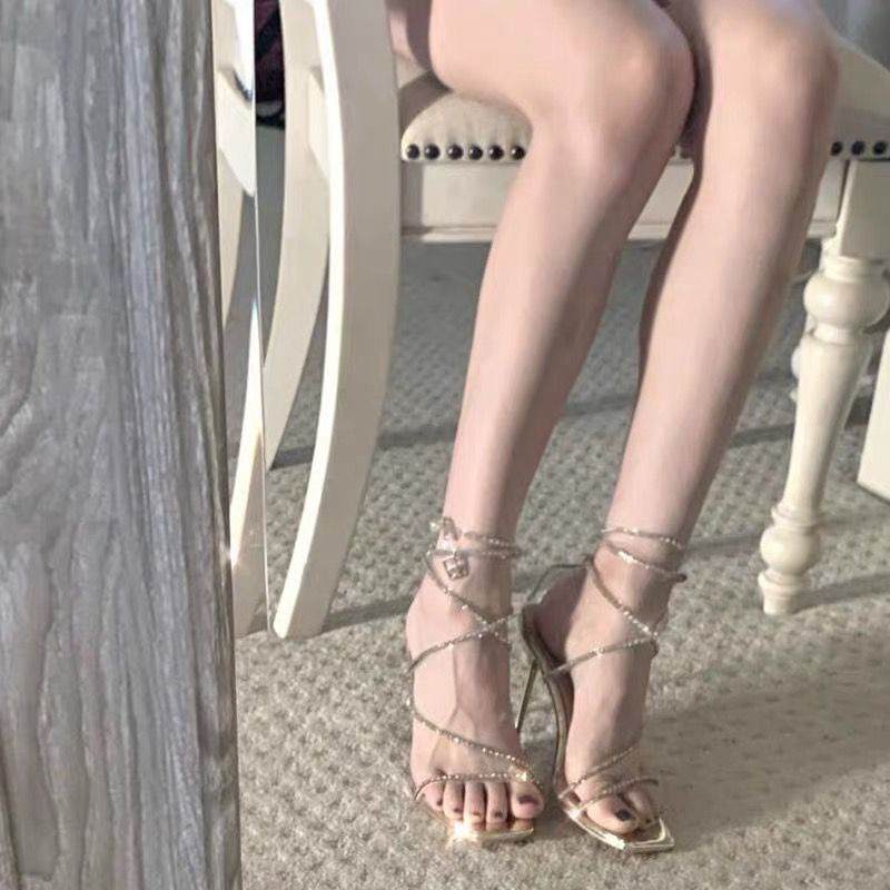 Giày Sandal Cao Gót Hở Ngón Đính Đá Xinh Xắn