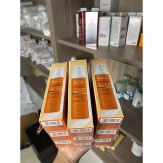 Kem Chống Nắng Avene Cleanance