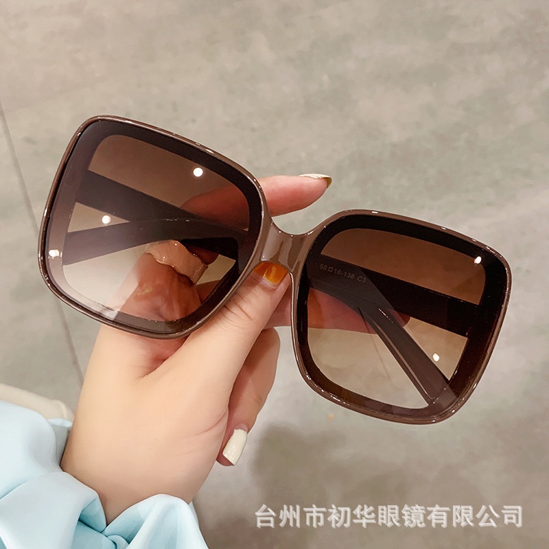 (Bán Buôn Sỉ) Kính râm thời trang nữ gọng vuông nhựa dẻo nhiều màu mắt vuông to