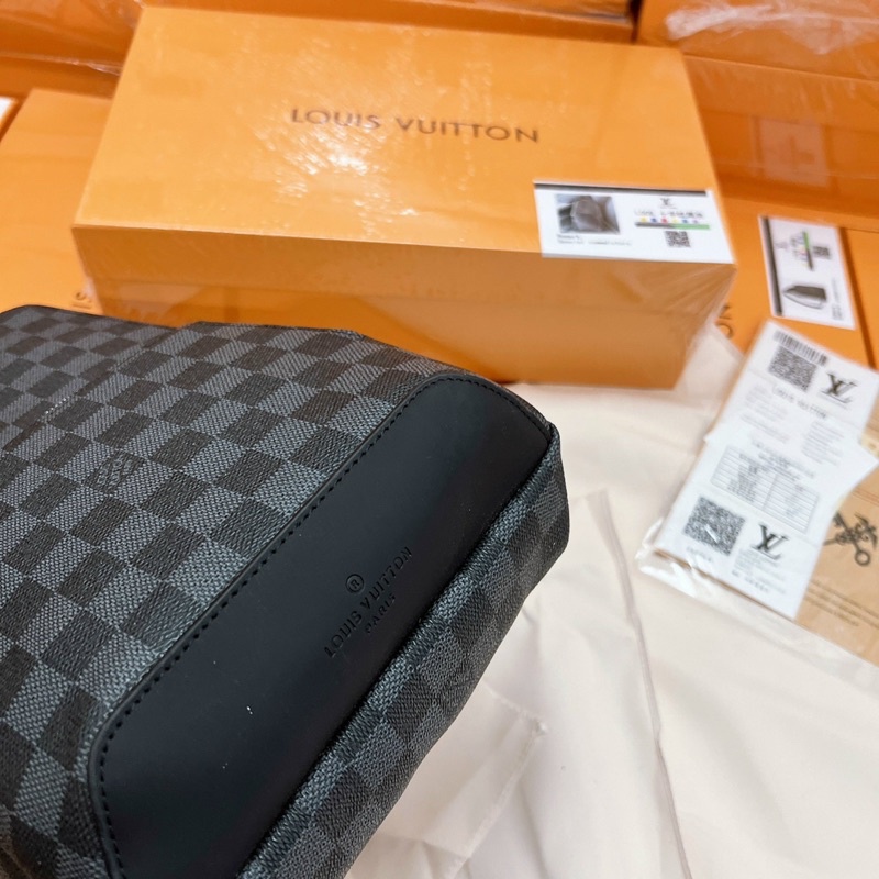 Túi lv nam đeo chéo ngực