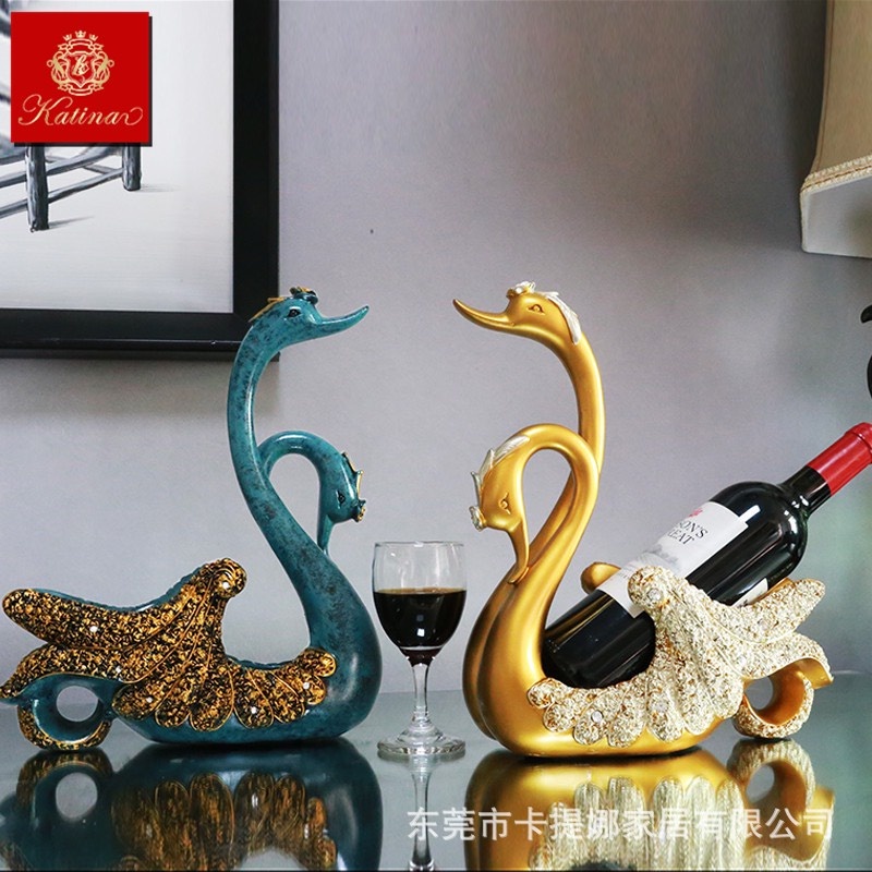 Kệ để chai rượu đôi thiên nga được sản suất từ nguyên liệu composite cao cấp