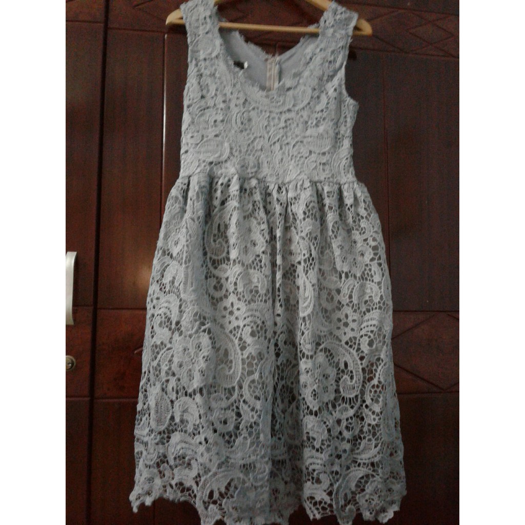 Thanh lý váy ren kiểu