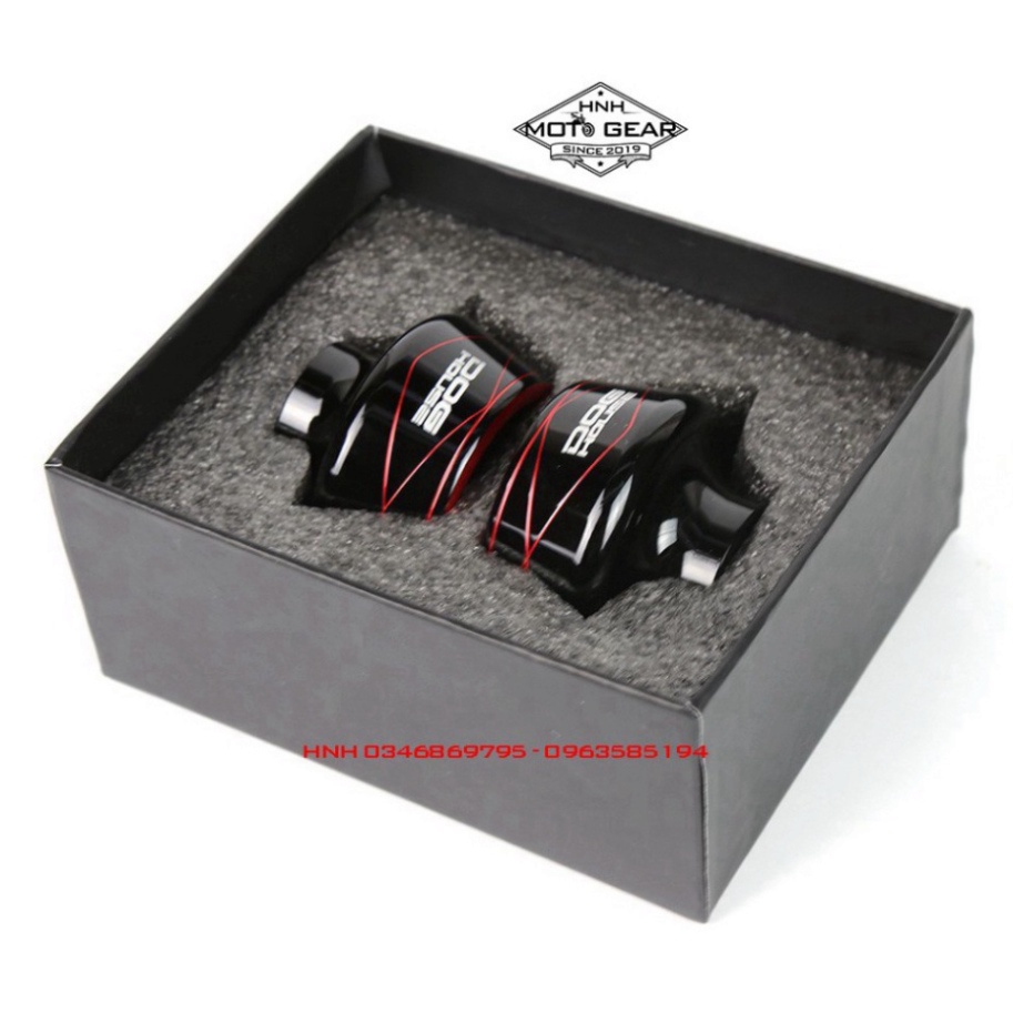 Gù Chống Đổ Trước Doghouse Cao Cấp