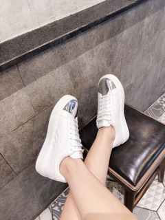 Giày thể thao cao cấp đế độn dễ đi