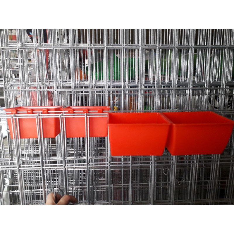 Máng ăn gà đá. máng uống gà đá 10x12cm và 6x8cm