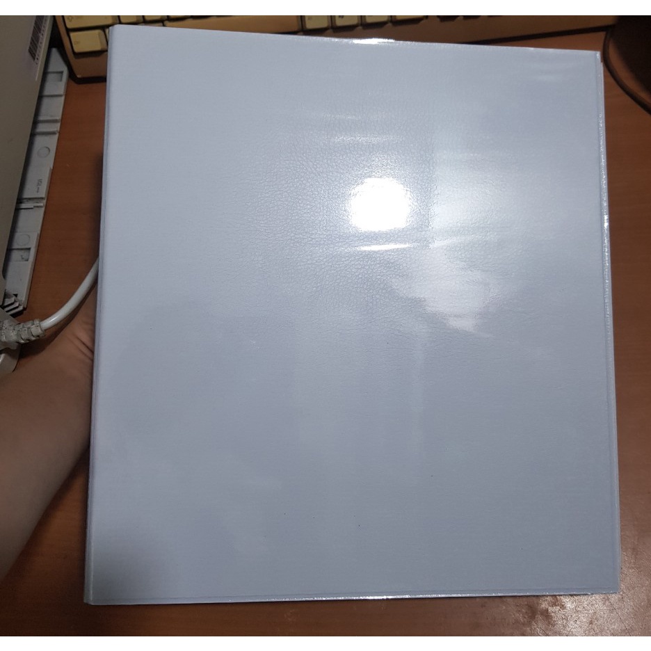 Bìa còng màu trắng  -Made in Việt Nam - Loại 3 còng