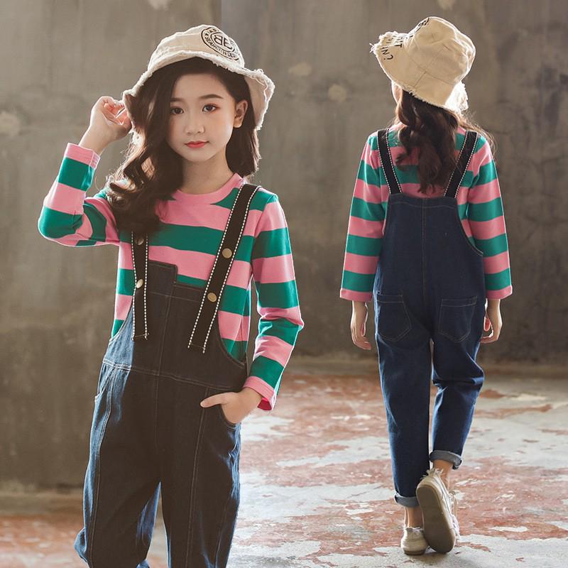 Bộ áo thun sọc ngang + quần yếm denim cho bé gái