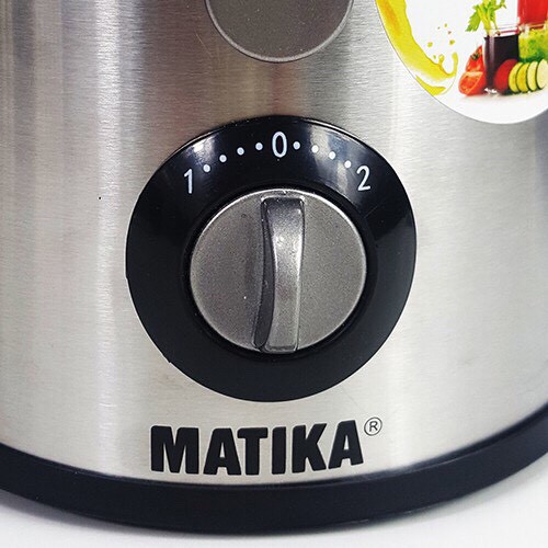 Máy ép trái cây Matika MTK-3266 sử dụng công nghệ ly tâm tạo nước ép ngay lập tức (Màu ngẫu nhiên)