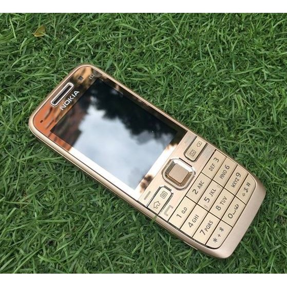 Điện thoại Nokia E52