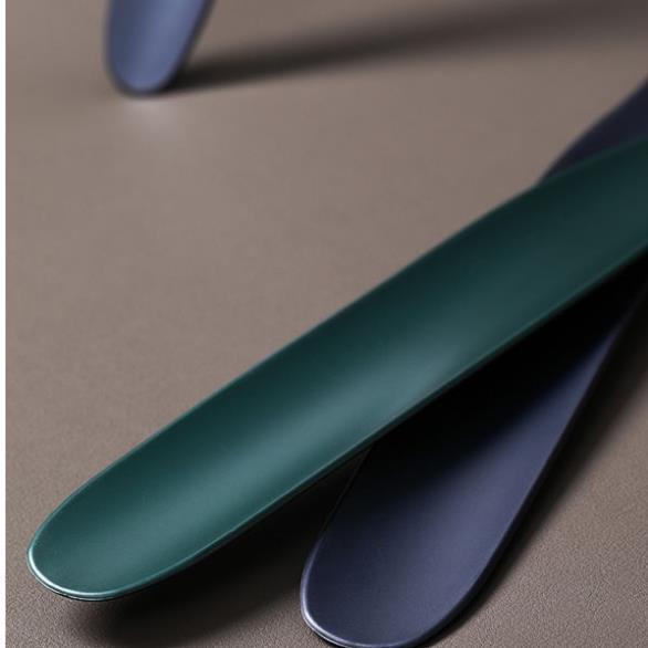 Cây đón gót treo tường hút từ tính nam châm giúp giữ form giầy và tăng độ bền chống mỏi lưng