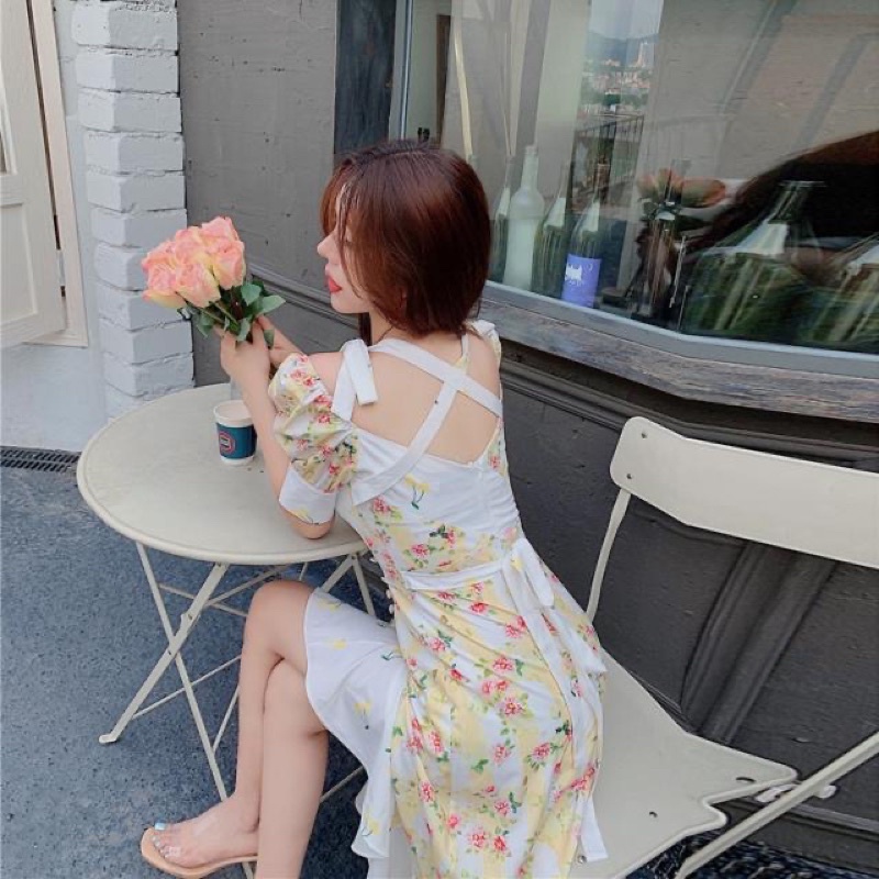 Váy hoa nhí xẻ tà của Rosé BLACKPINK