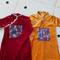 Áo dài nhung bé trai (còn đỏ và vàng)