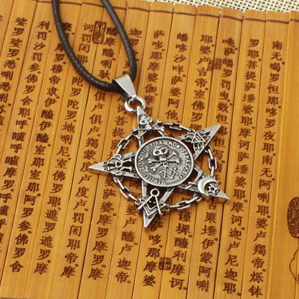 Vòng cổ mặt ngôi sao khắc đầu lâu phong cách retro
