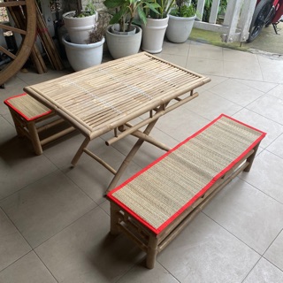 Bộ bàn ghế tre kèm chiếu lót( xếp lớn+2 ghế 1m+2 chiếu)