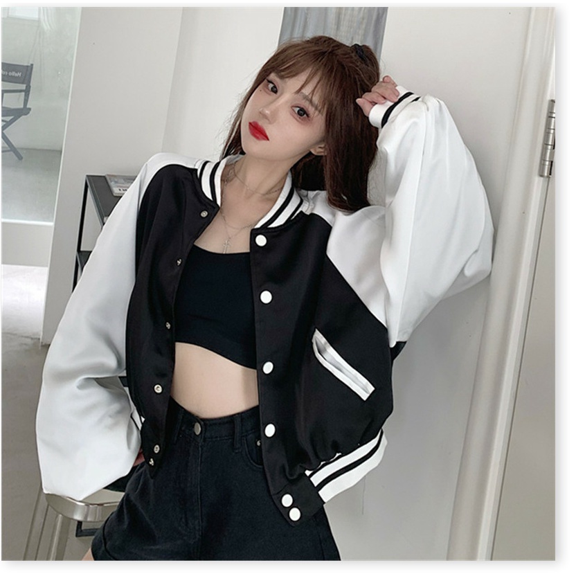 Áo Khoác Dù Nữ Croptop Cổ Bomber Cúc Bấm Chữ Lưng