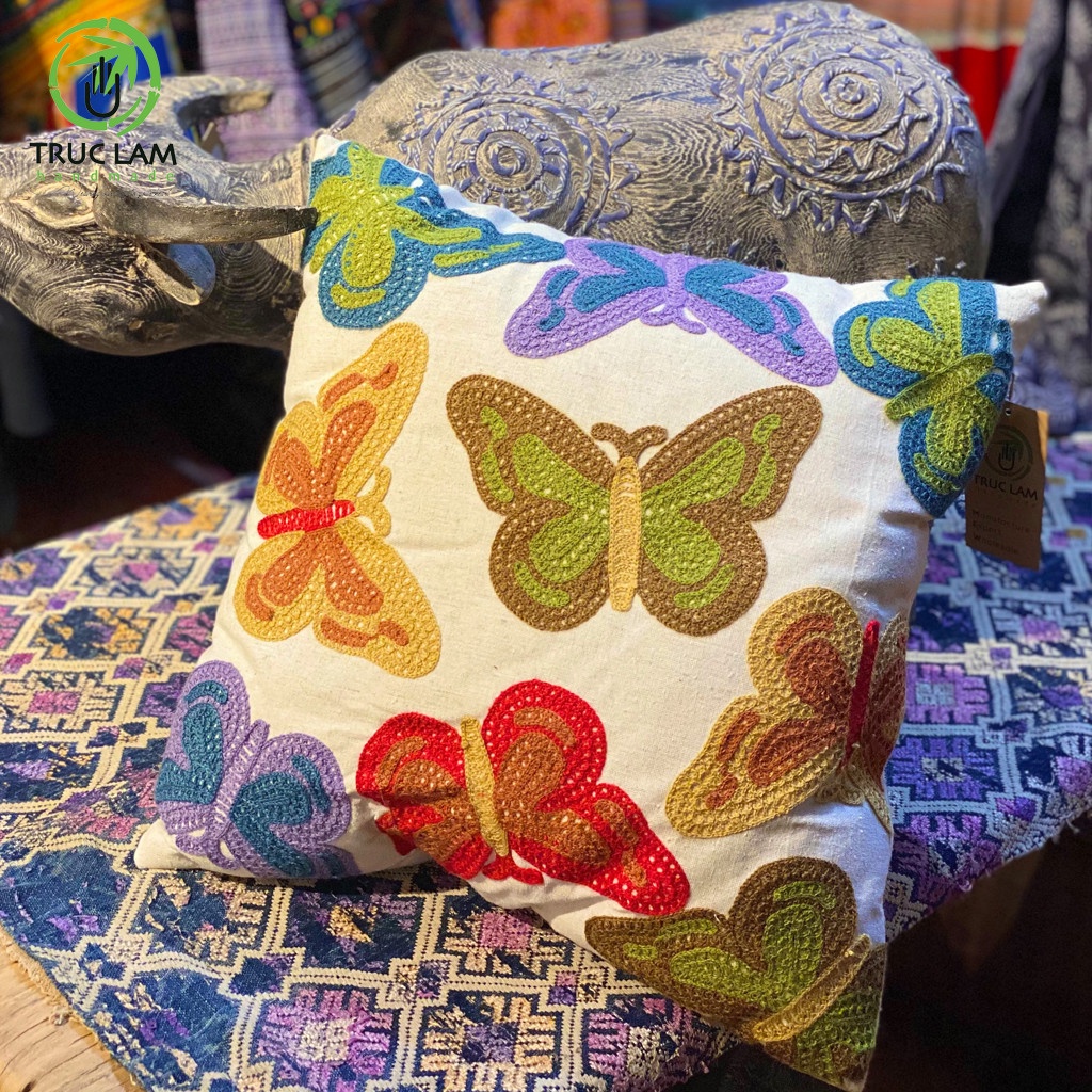 Gối/Vỏ Gối Vuông Tựa Lưng Sofa (45x45) Trang Trí Phòng Vải Linen Thêu Thủ Công Hình Đàn Bướm - Trúc Lâm Handmade