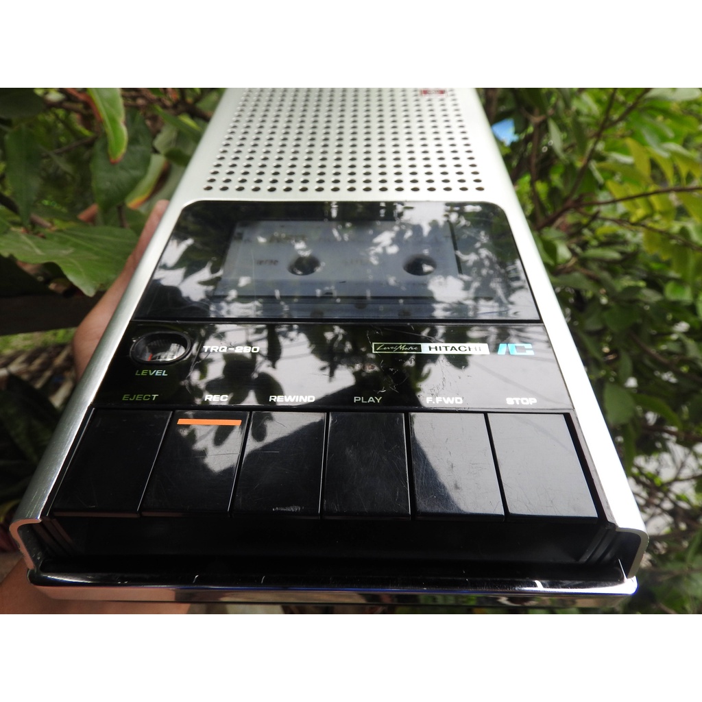 Máy nghe nhạc Cassette HITACHI TRQ-290 loa ngoài máy cassette hạng nặng mặt kim loại cửa sổ trong suốt như mặt kính